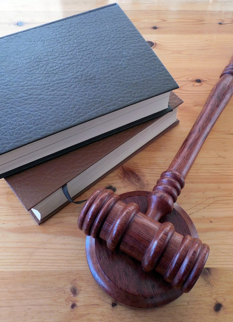 hammer, books, law-620011.jpg